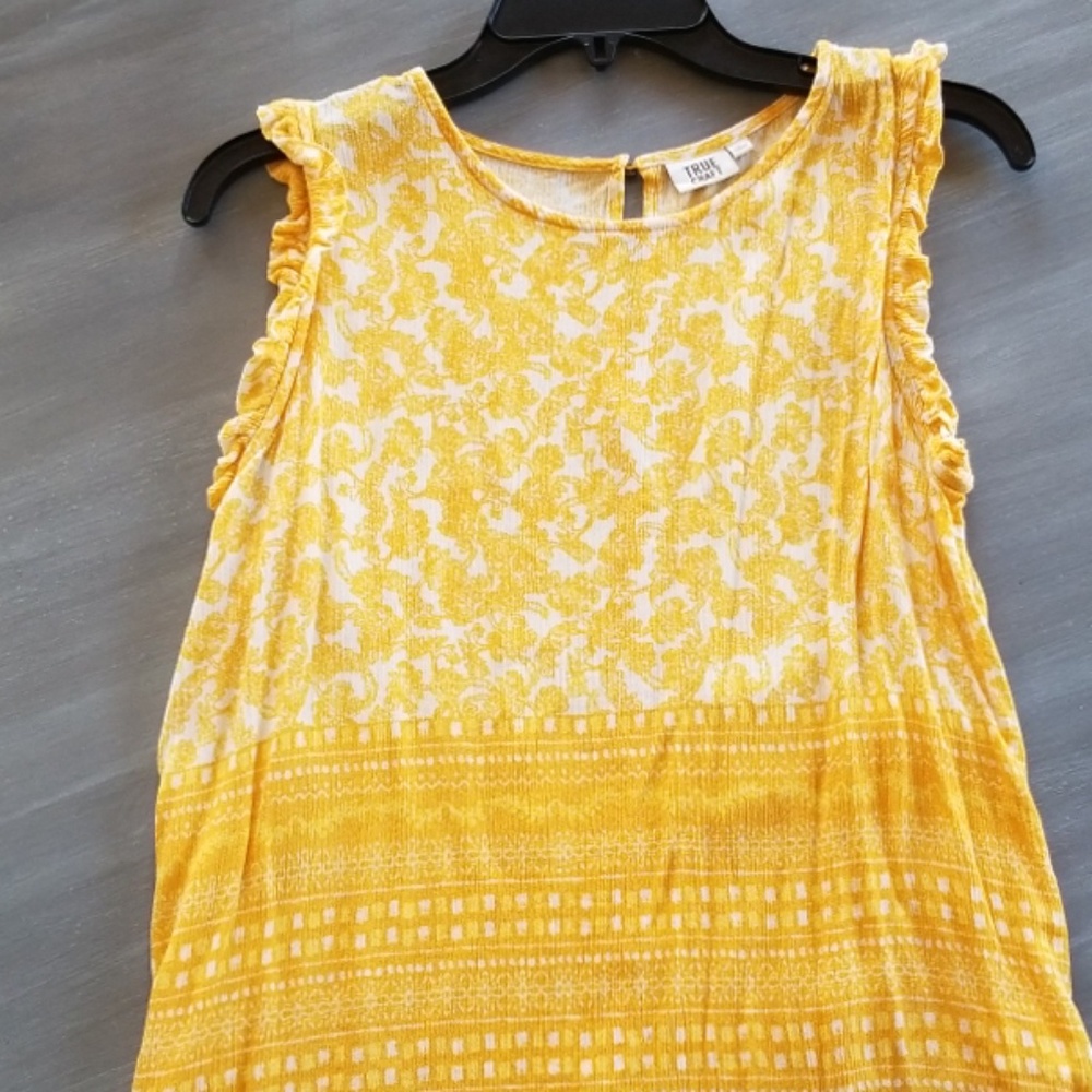 Adorable yellow and blue top